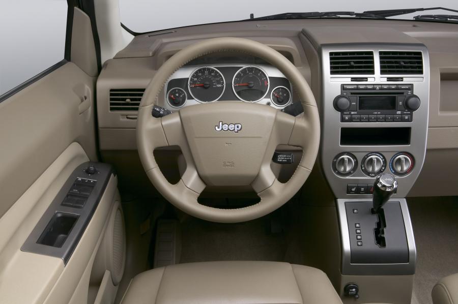  Jeep Compass 2007 года  (фото 14 из 100)